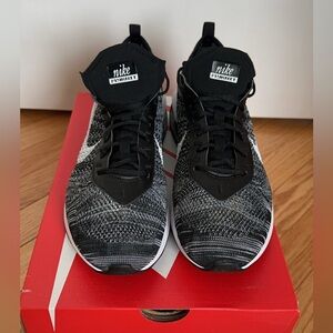 Nike Mens Air Max Flyknit Racer Black White, Size 9